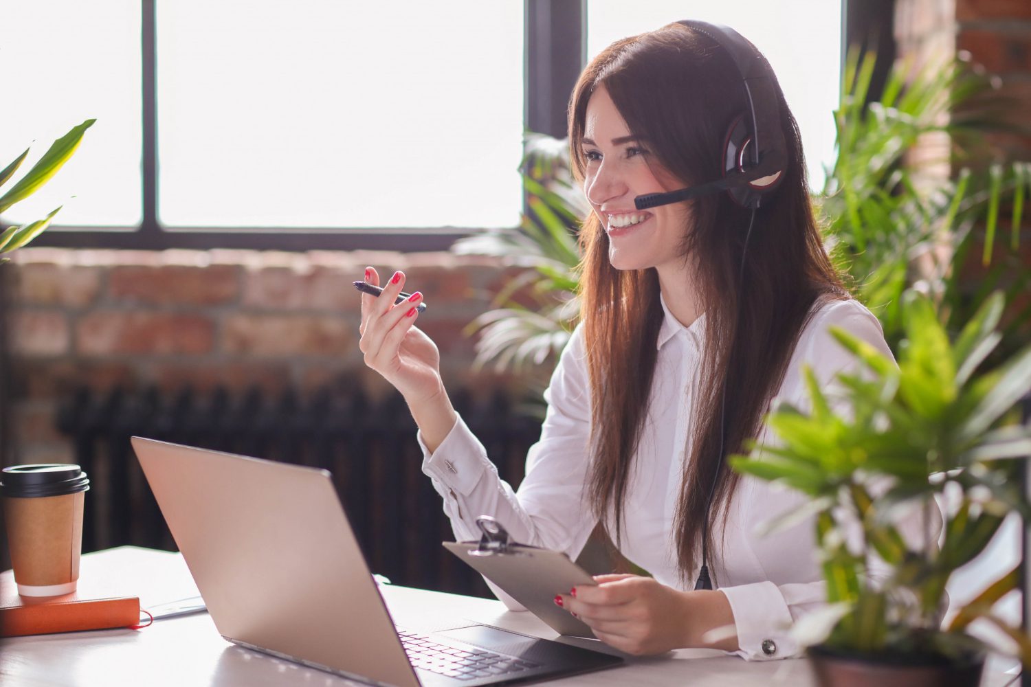 portrait-woman-customer-service-worker portrait woman customer service worker